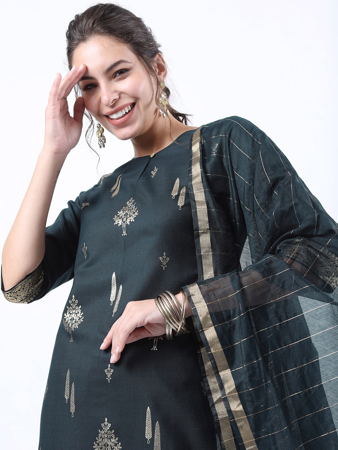 

KETCH Women Green Ethnic Motifs Printed Kurta with Trousers & With Dupatta