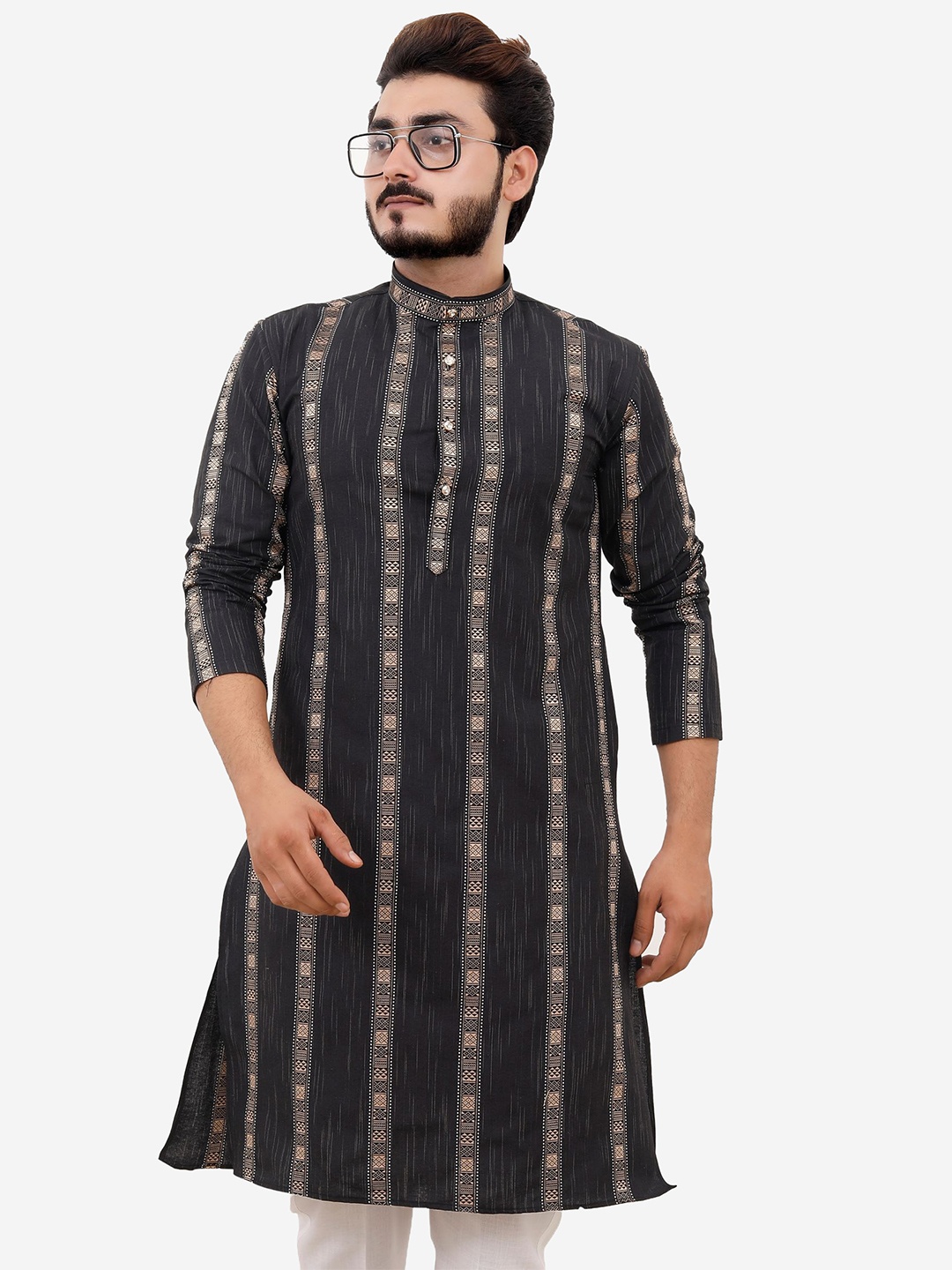 

Tibra Collection Men Black Tribal Thread Work Kurta