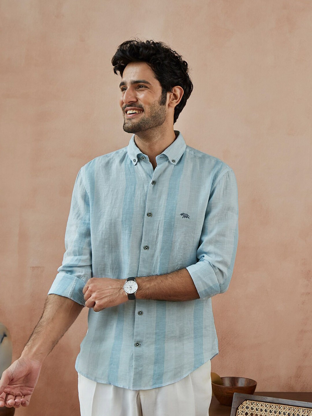 

Andamen Men Blue Slim Fit Striped Casual Shirt