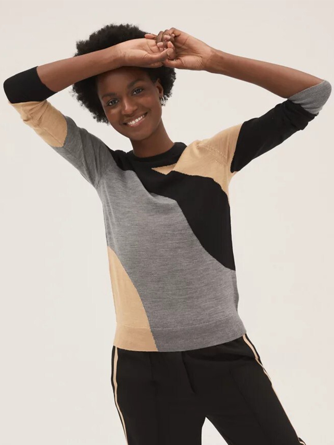 

Marks & Spencer Women Black & Grey Colourblocked Sweater Vest
