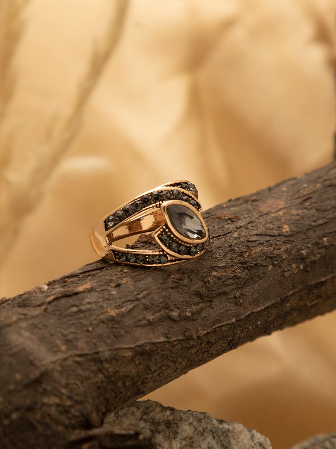 

SOHI Gold-Plated Black Artificial Stones Studded Finger Ring