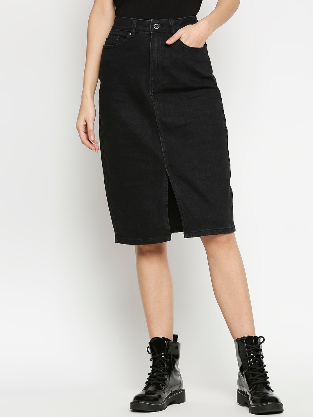 

LOVEGEN Women Black Solid Midi Skirt
