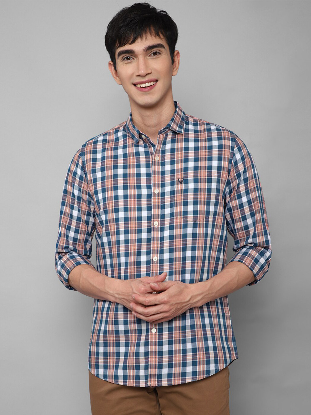 

Allen Solly Men Peach and Blue Slim Fit Tartan Checks Checked Casual Shirt