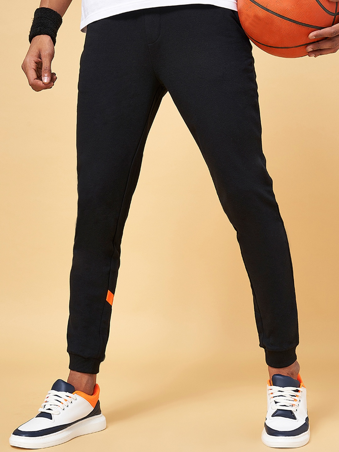 

Ajile by Pantaloons Men Black Solid Slim-Fit Joggers
