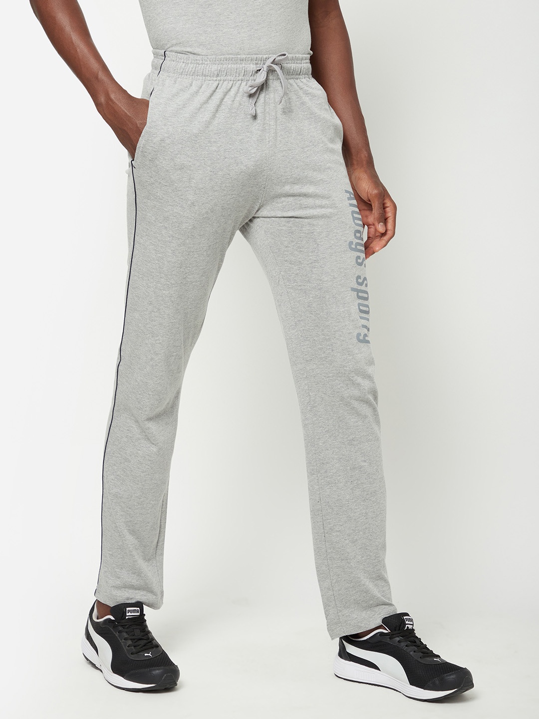 

SPORTO Men Grey Solid Slim-Fit Track Pants