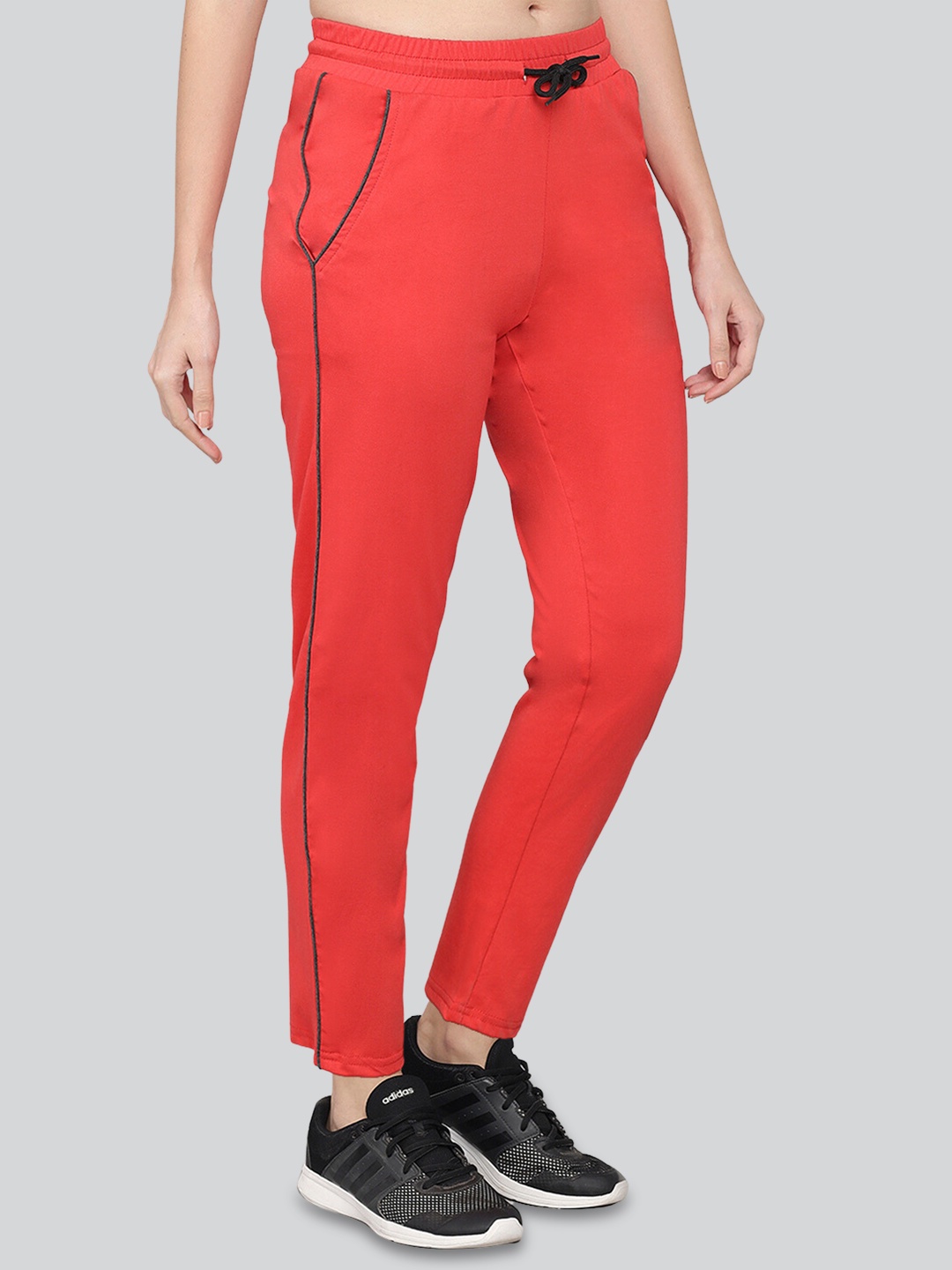 

Q-rious Women Peach Solid Cotton Track Pants