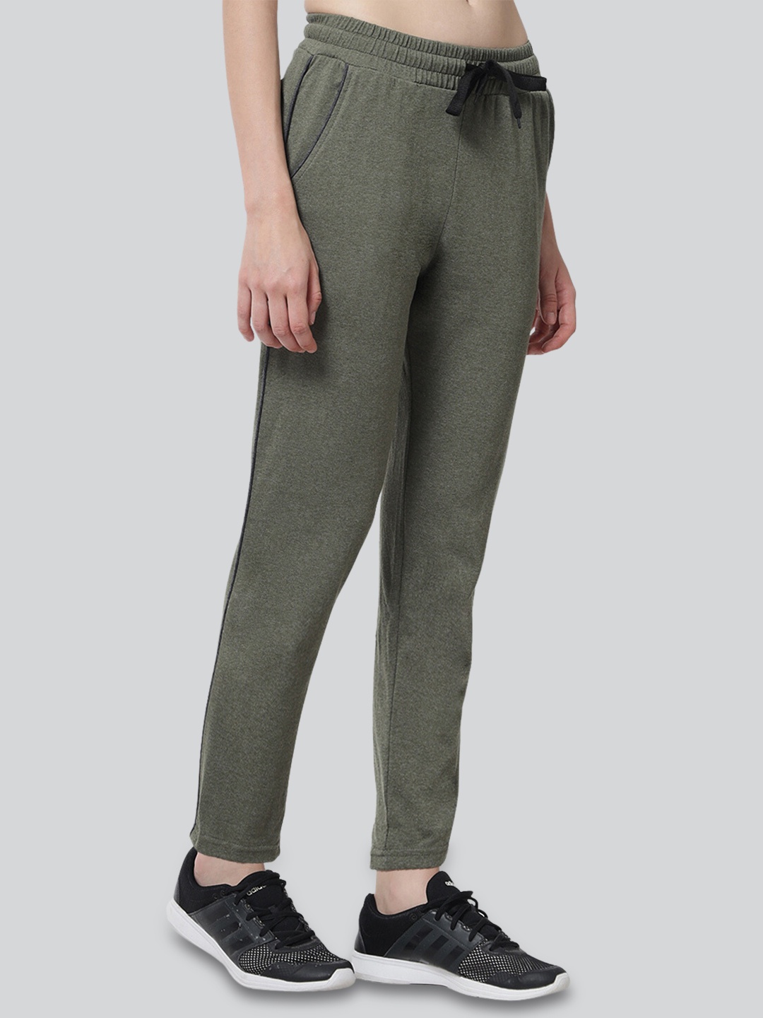 

Q-rious Women Olive Green Solid Cotton Track Pants