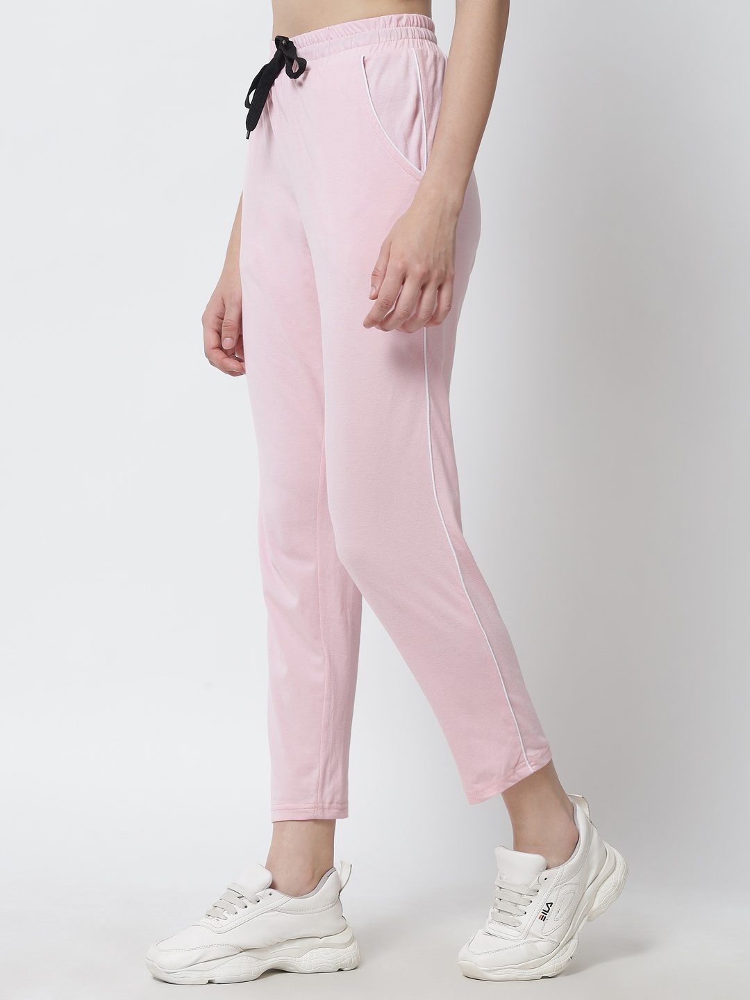 

Q-rious Women Pink Solid Pure Cotton Track Pants