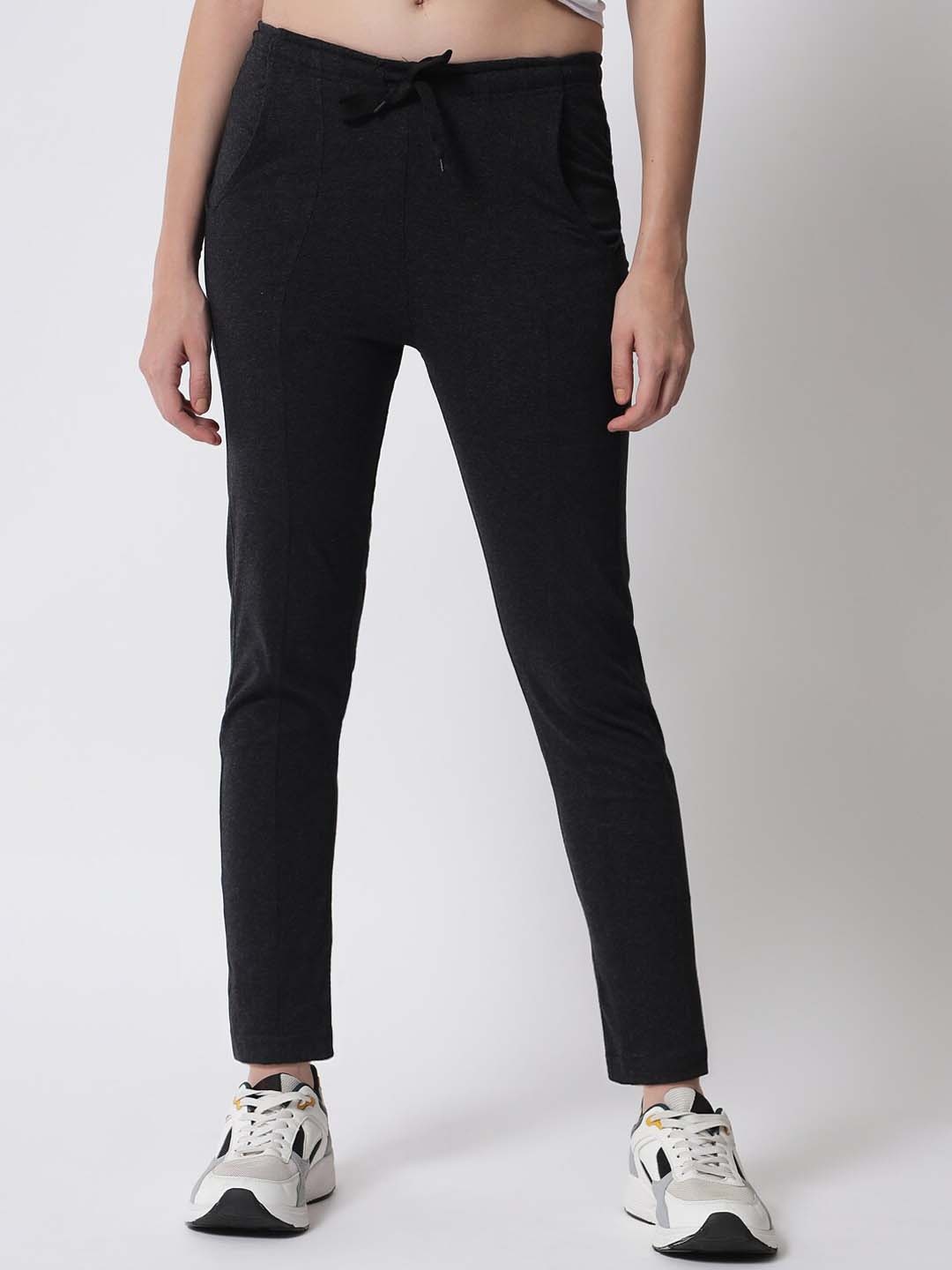 

Q-rious Women Black Solid Cotton Track Pants