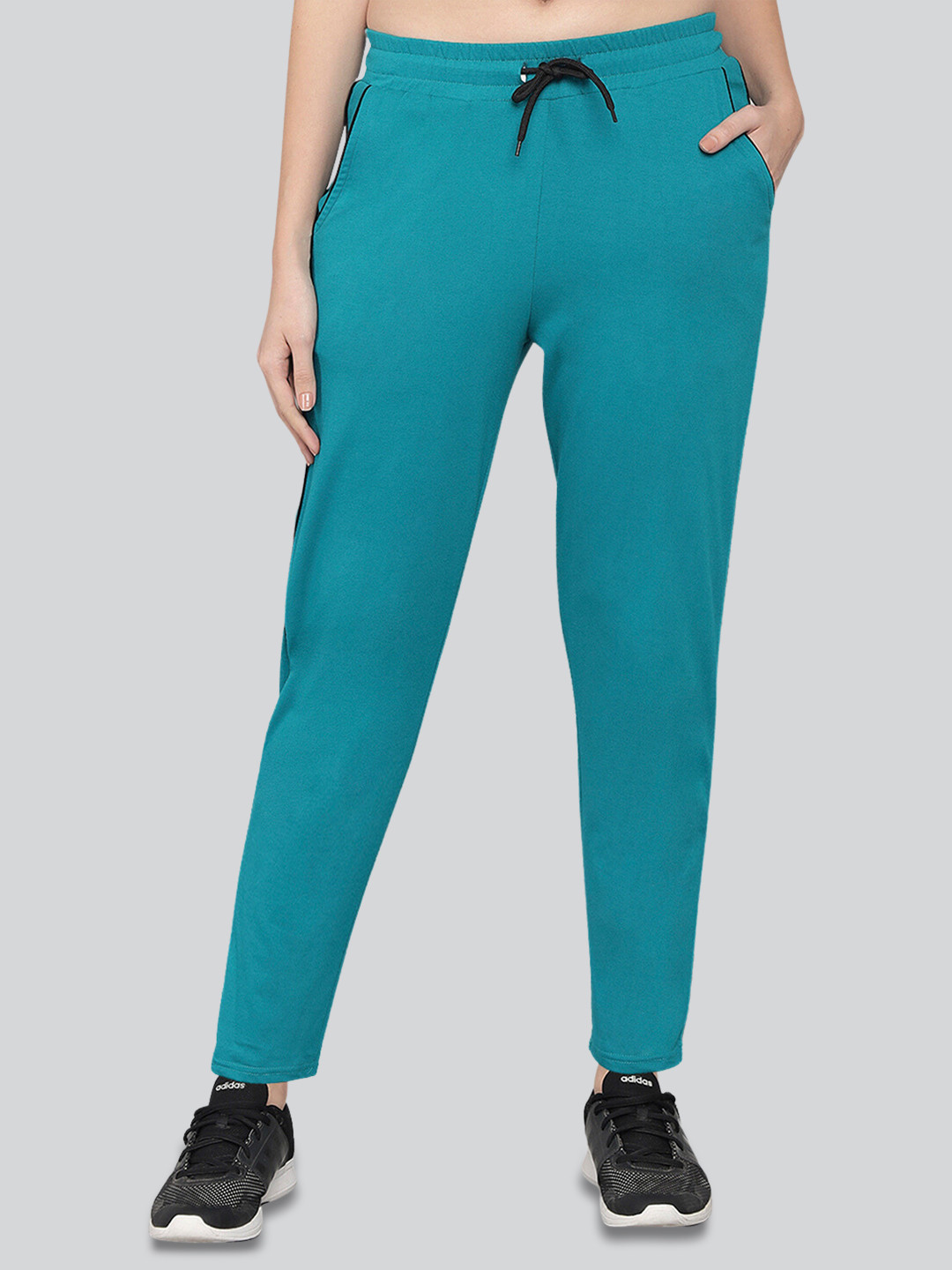 

Q-rious Women's Green Solid Pure Cotton Track Pant