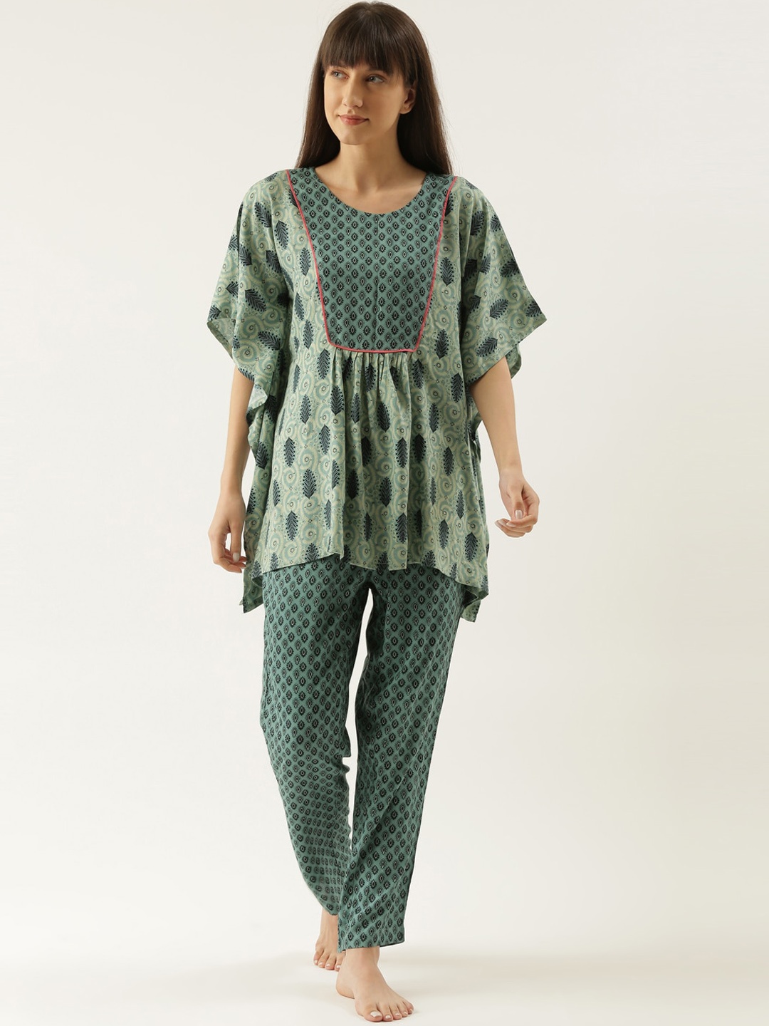 

Bannos Swagger Women Green & Red Printed Night suit