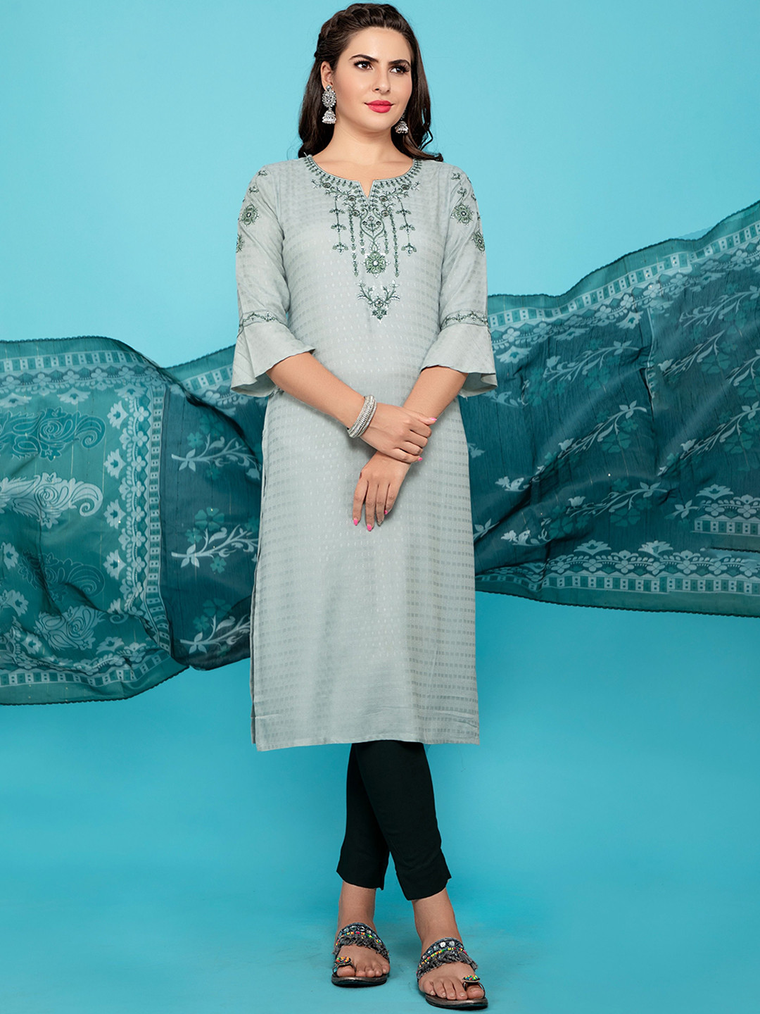 

POONAM DESIGNER Women Silver-Toned Floral Embroidered Pure Cotton Kurta with Trousers & With Dupatta