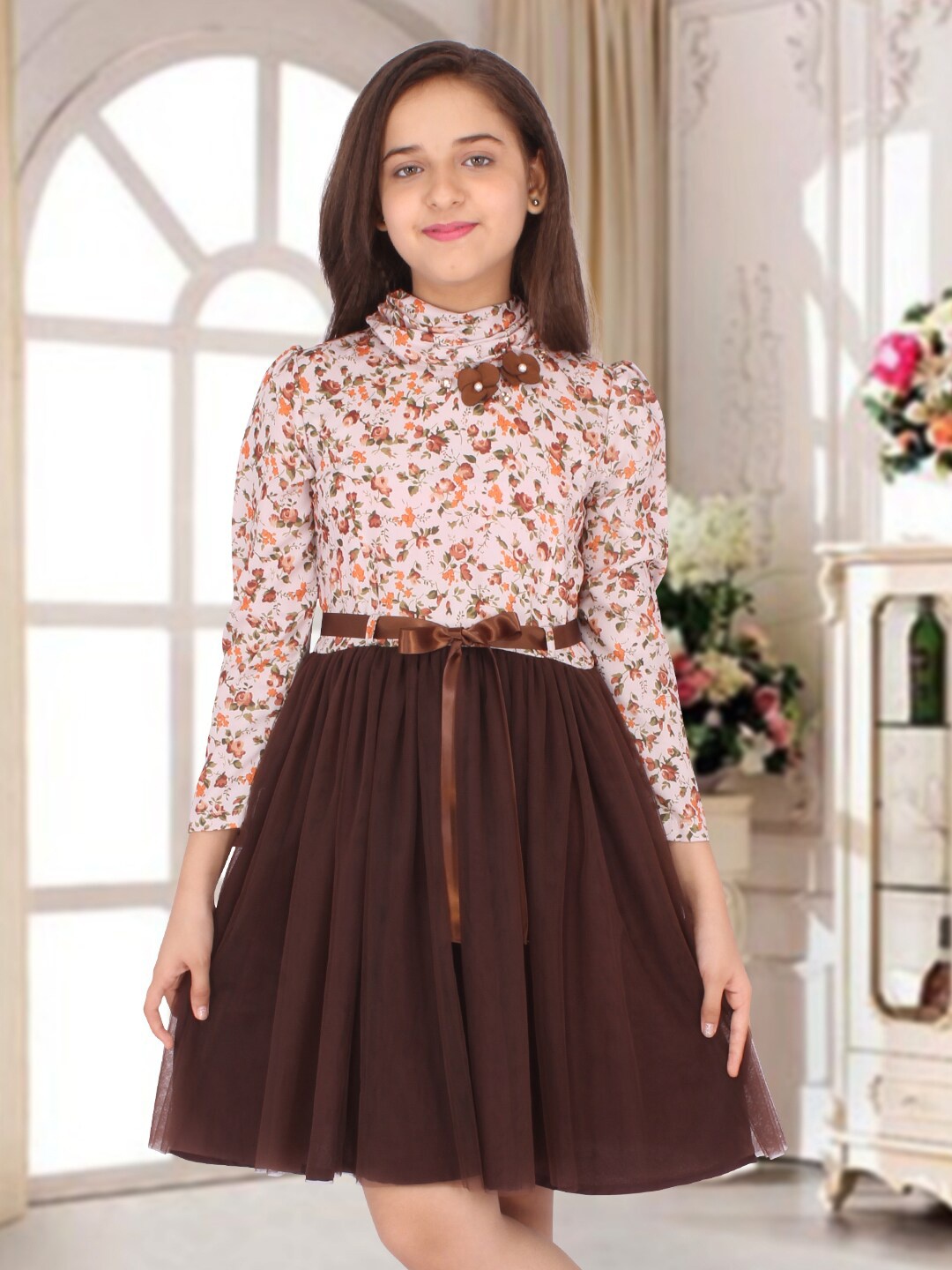

CUTECUMBER Brown Floral Georgette Dress
