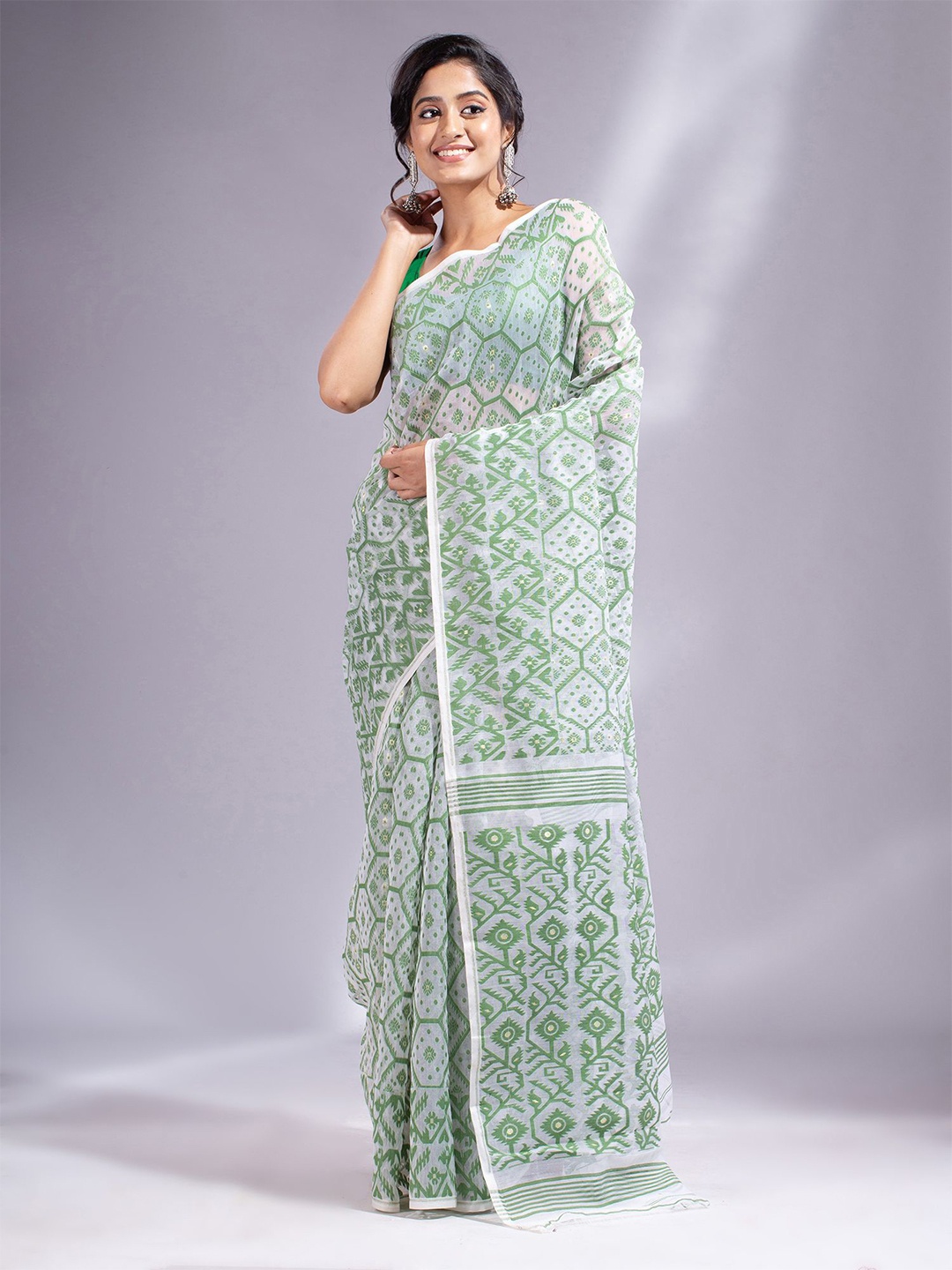 

Charukriti White & Green Floral Silk Cotton Jamdani Saree