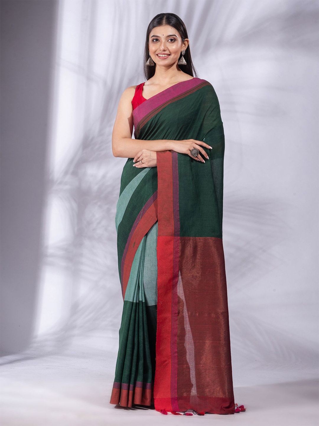 

Charukriti Green & Red Woven Design Pure Cotton Saree