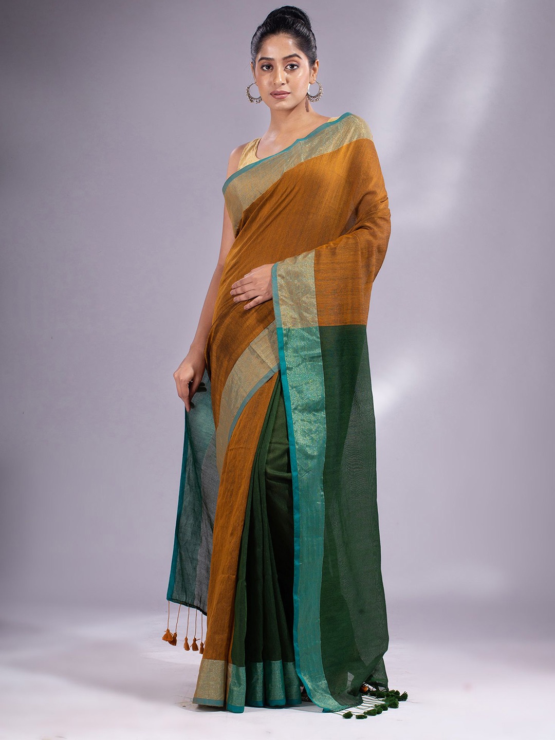 

Charukriti Mustard & Green Pure Cotton Saree