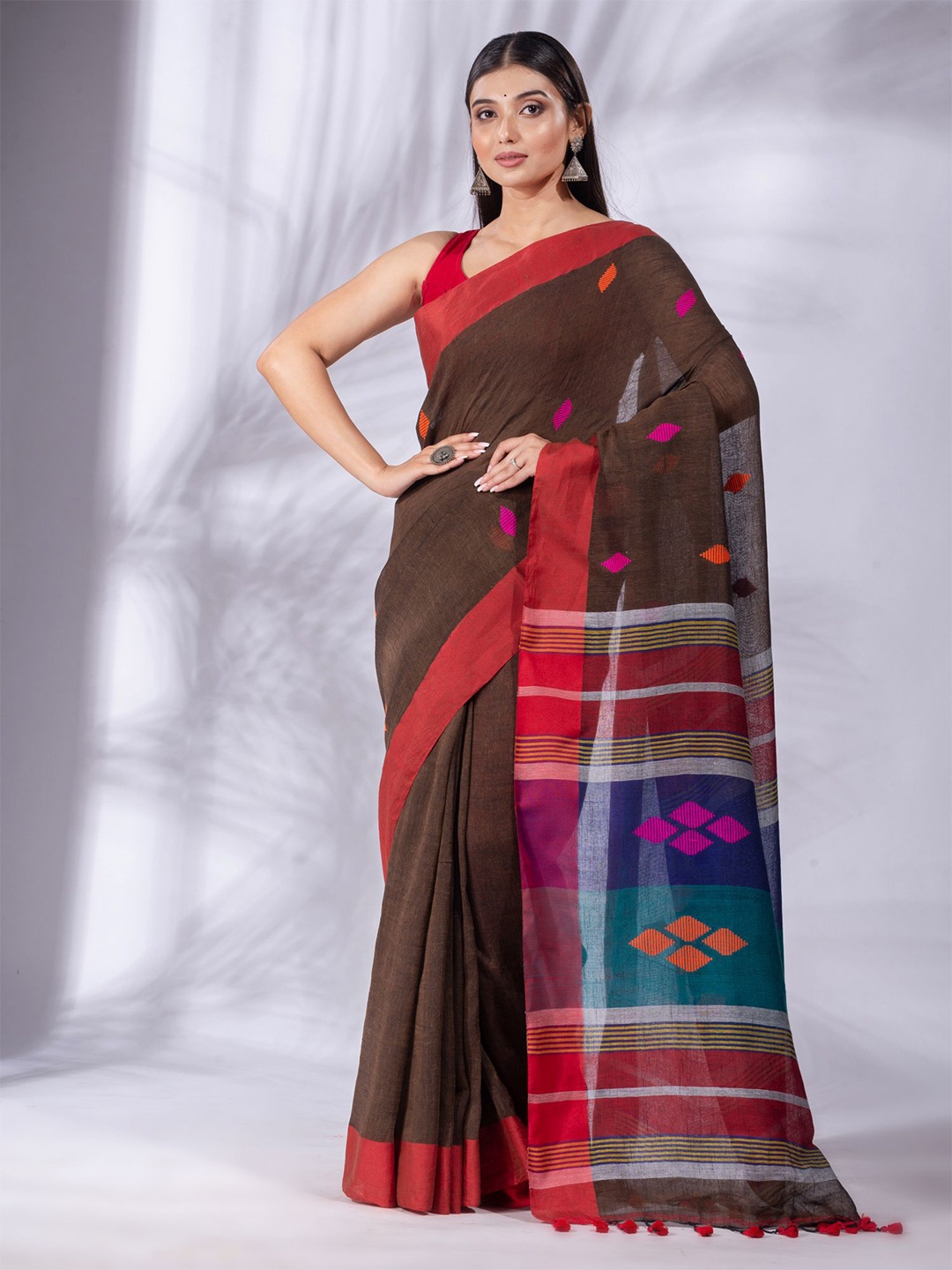 

Charukriti Brown & Blue Woven Design Pure Linen Handwoven Saree