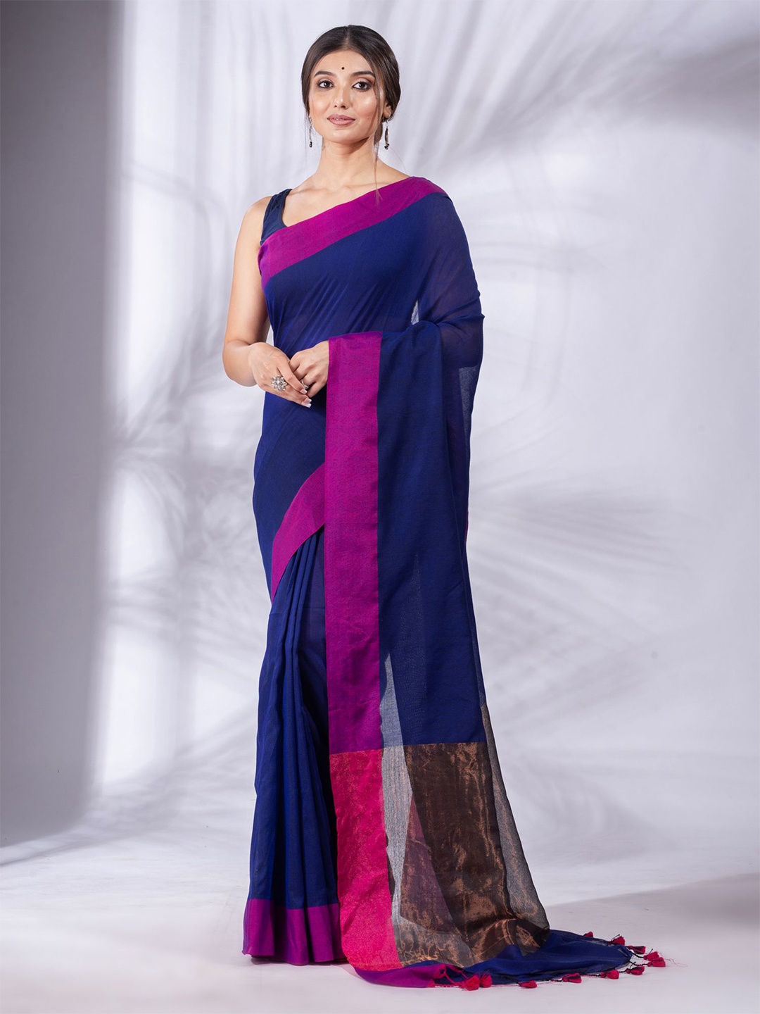 

Charukriti Women Blue & Purple Pure Cotton Saree With Unstitched blouse piece