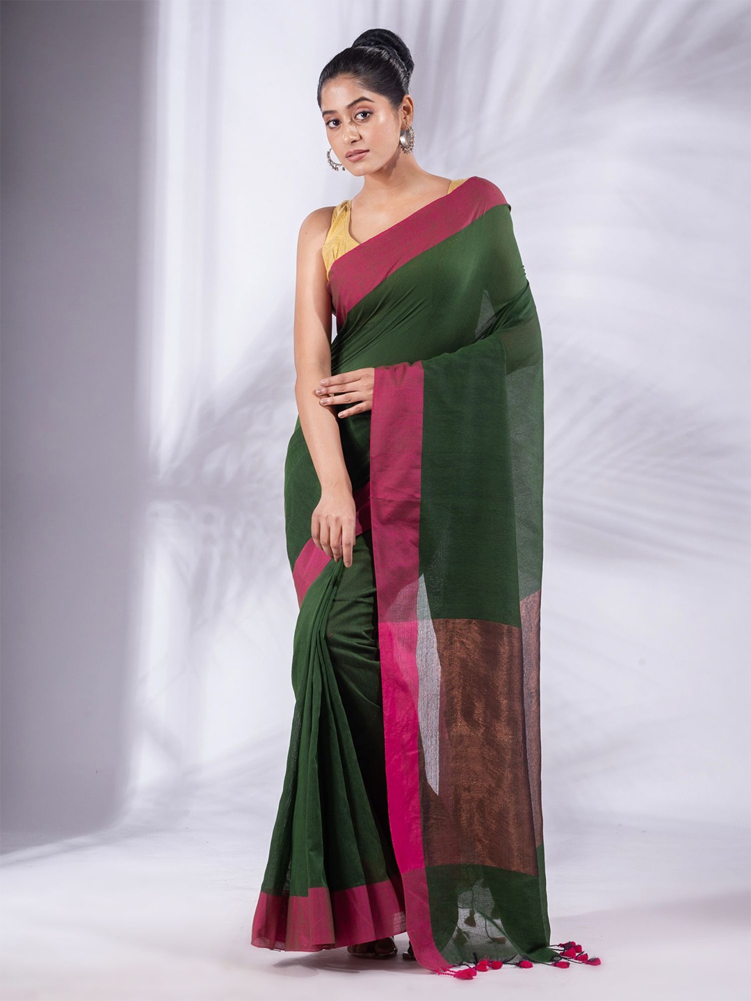 

Charukriti Green & Pink Pure Cotton Saree