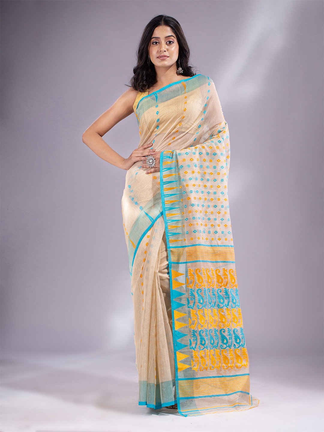 

Charukriti Off White & Blue Woven Design Silk Cotton Jamdani Saree