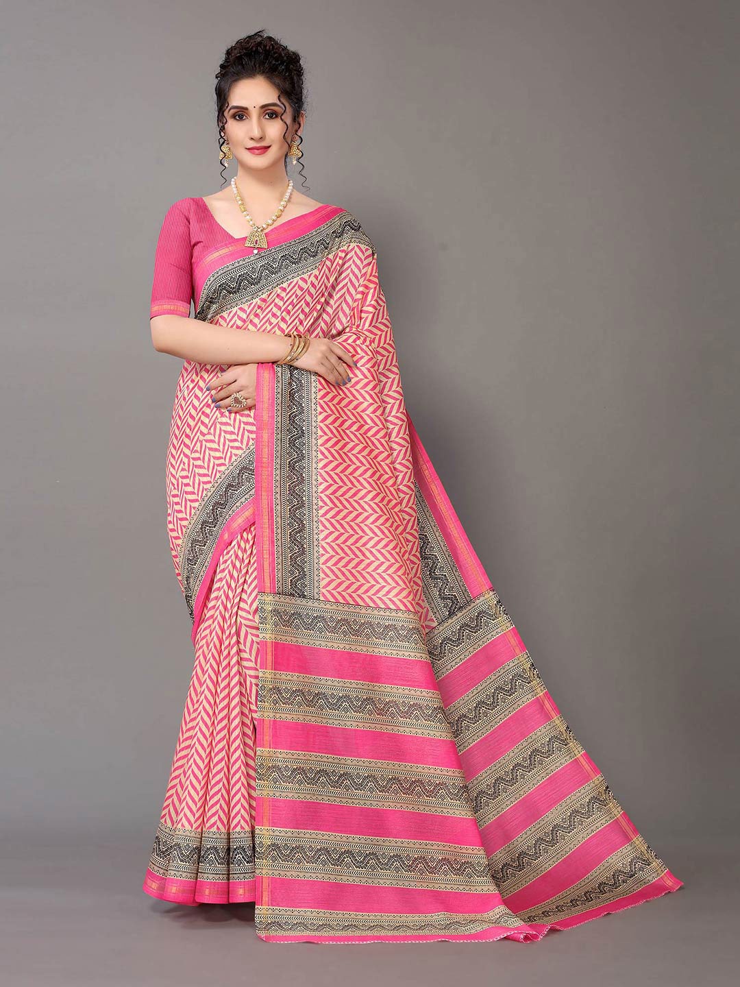 

HRITIKA Women Pink & Gold-Toned Geometric Printed Zari Art Silk Saree