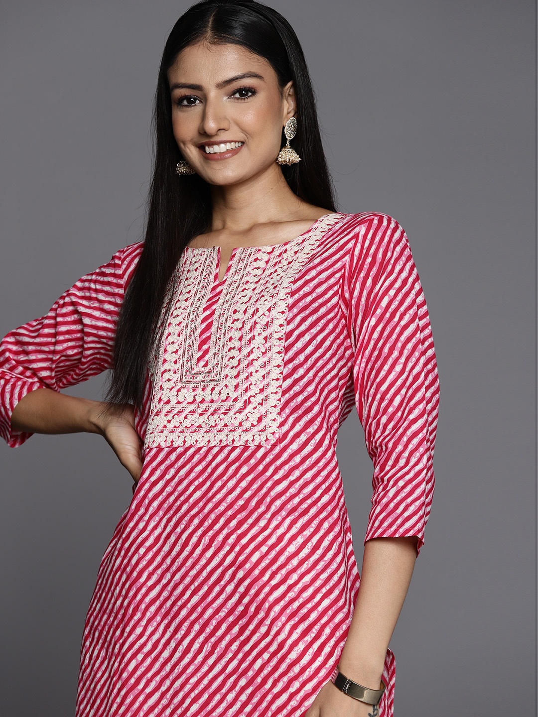 

Varanga Women Pink Leheriya Striped Kurta