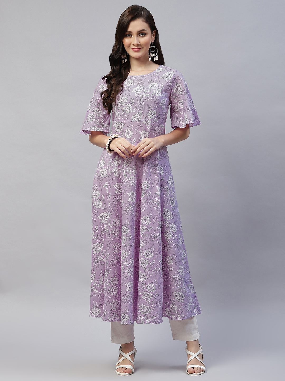 

MIRAVAN Women Lavender Floral Printed Flared Sleeves Floral Anarkali Kurta