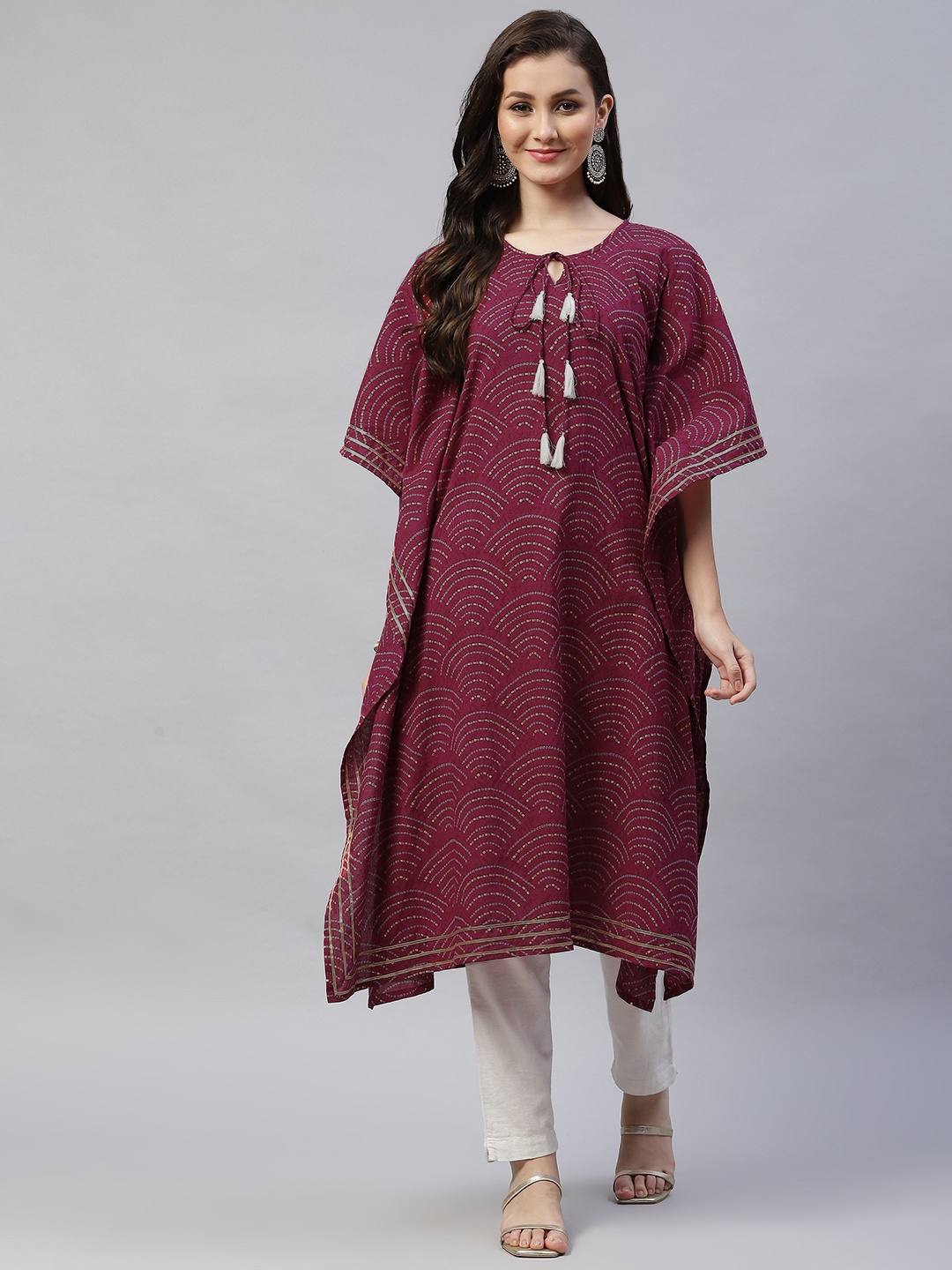 

MIRAVAN Women Magenta Bandhani Printed Flared Sleeves Kaftan Kurta