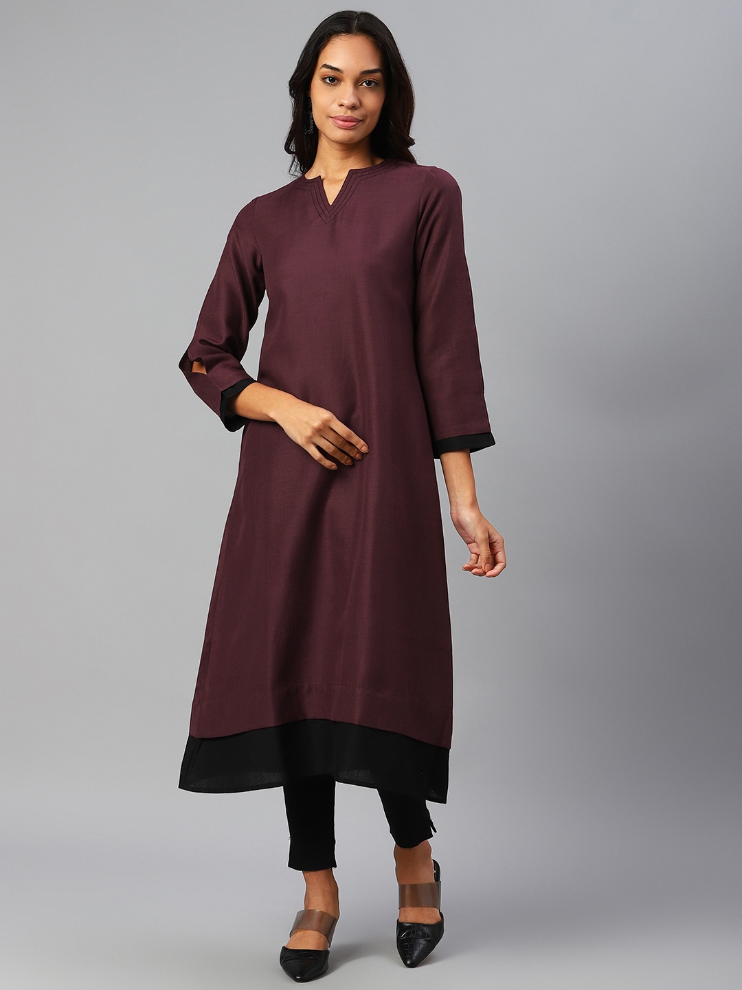 

Cottinfab Women Burgundy & Black Three-Quarter Sleeves Cotton Kurta