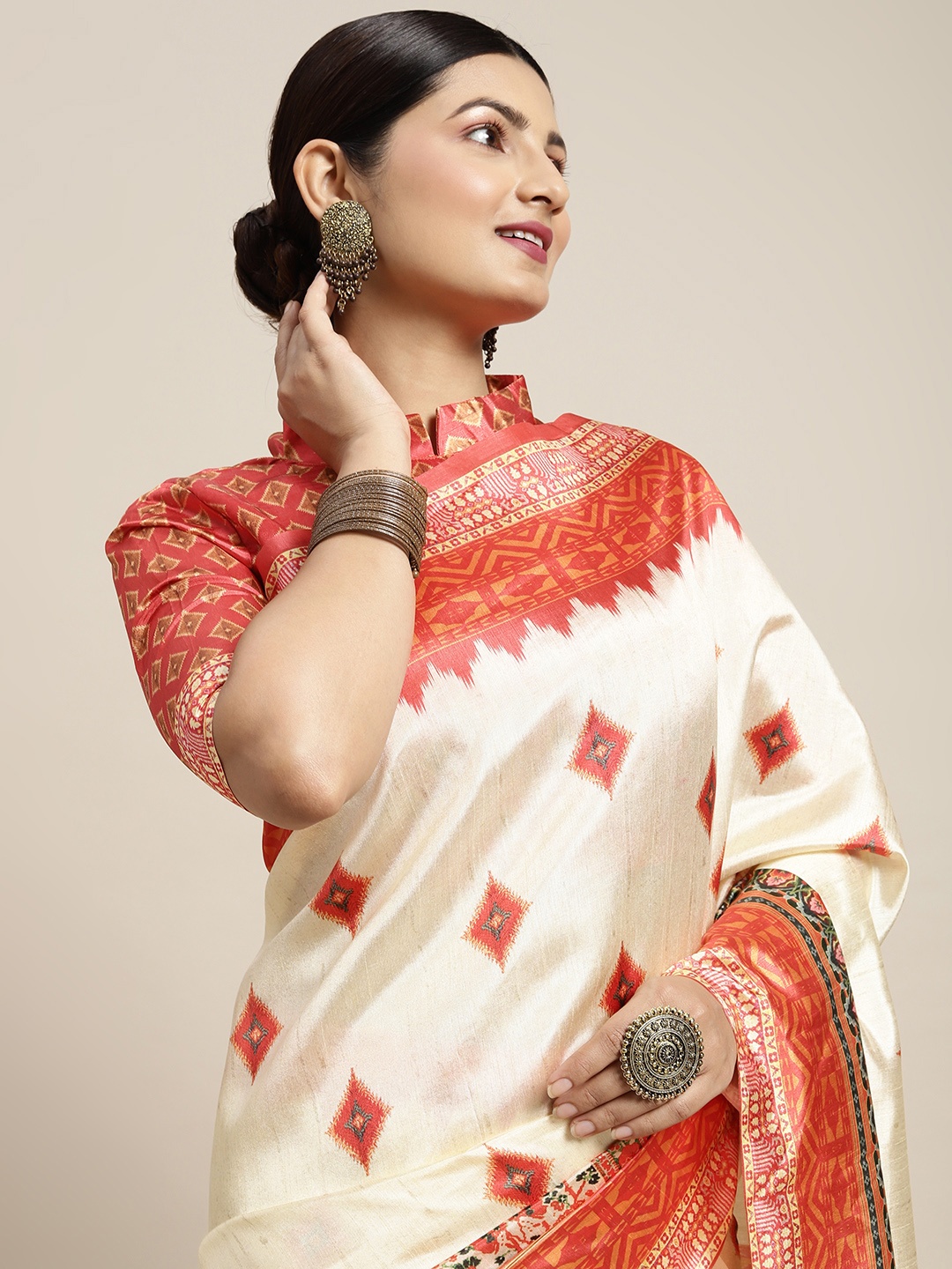 

Saree mall Off White & Pink Ethnic Motifs Print Silk Blend Sambalpuri Sarees