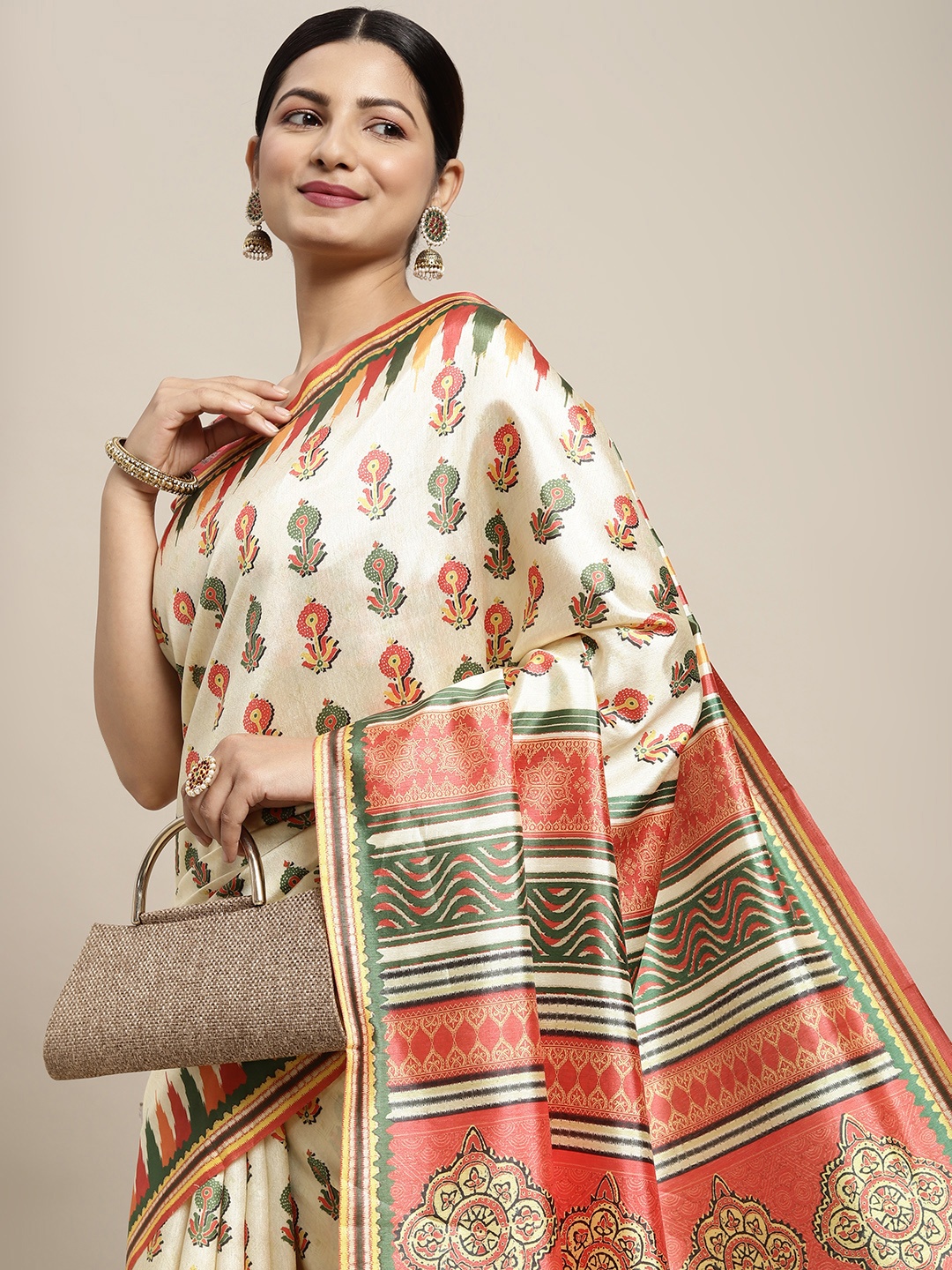 

Saree mall Off White & Pink Bagh Print Silk Blend Bagh Sarees