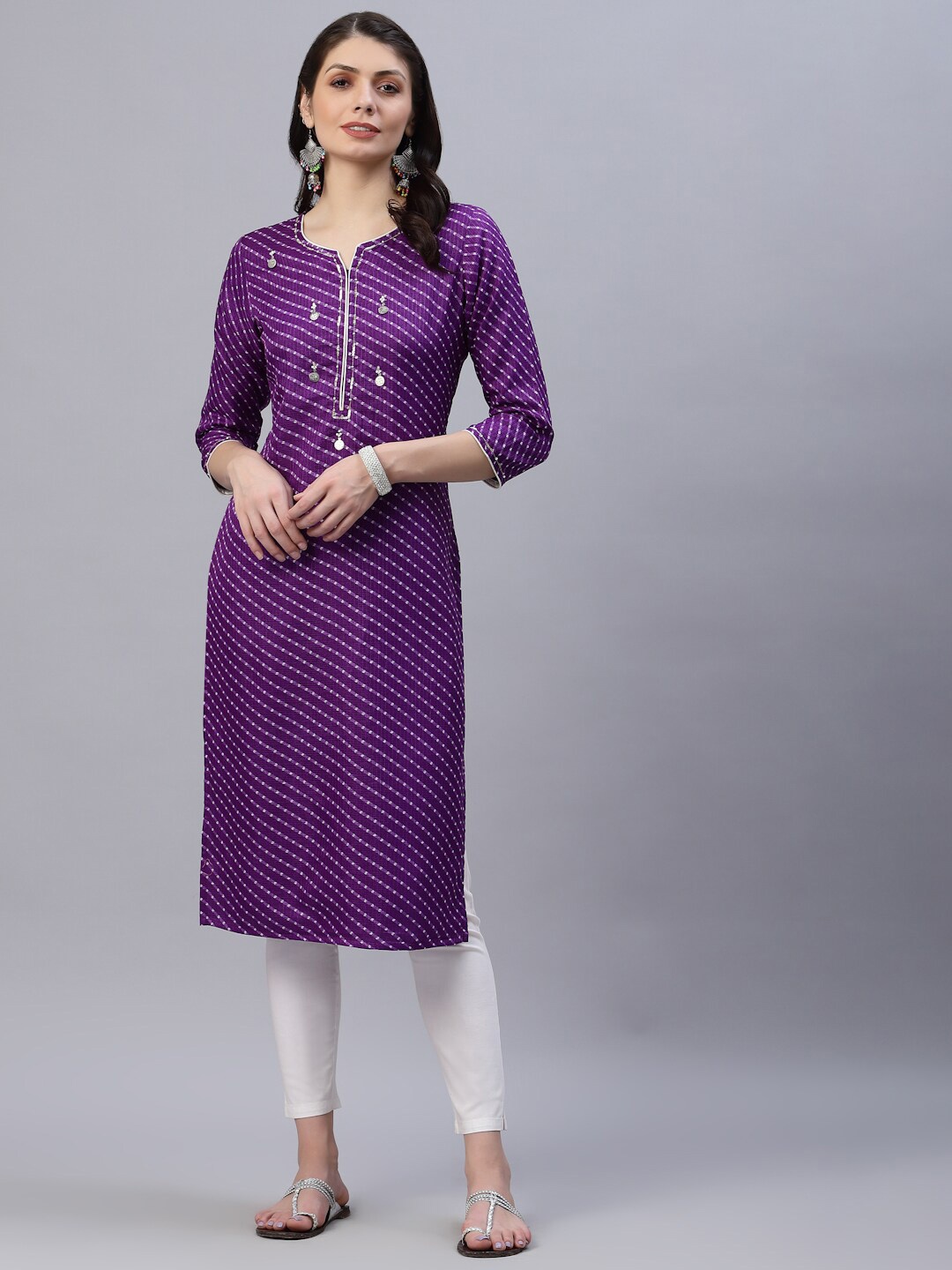 

Ragavi Women Purple Striped Kurta