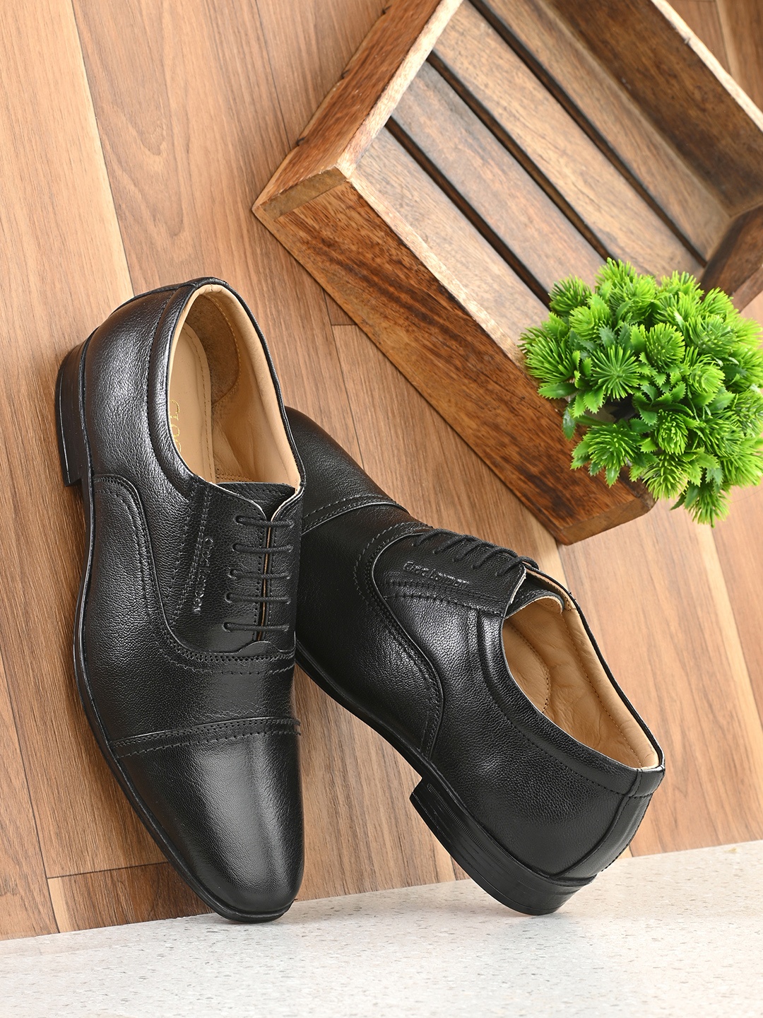 

CLOG LONDON Men Black Leather Formal Oxford Shoes