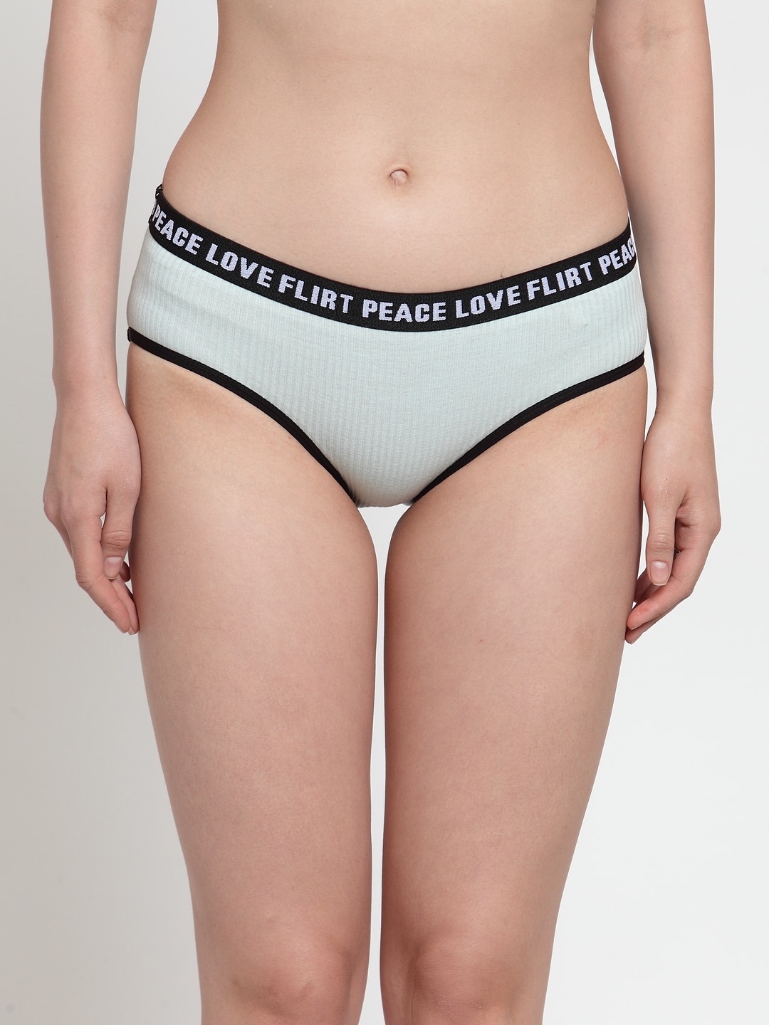 

PrettyCat Women Green Solid Seamless Bikini Briefs