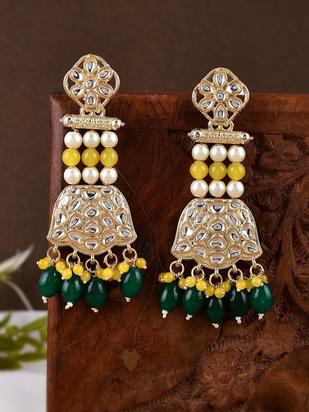 

Shoshaa Green Contemporary Drop Earrings