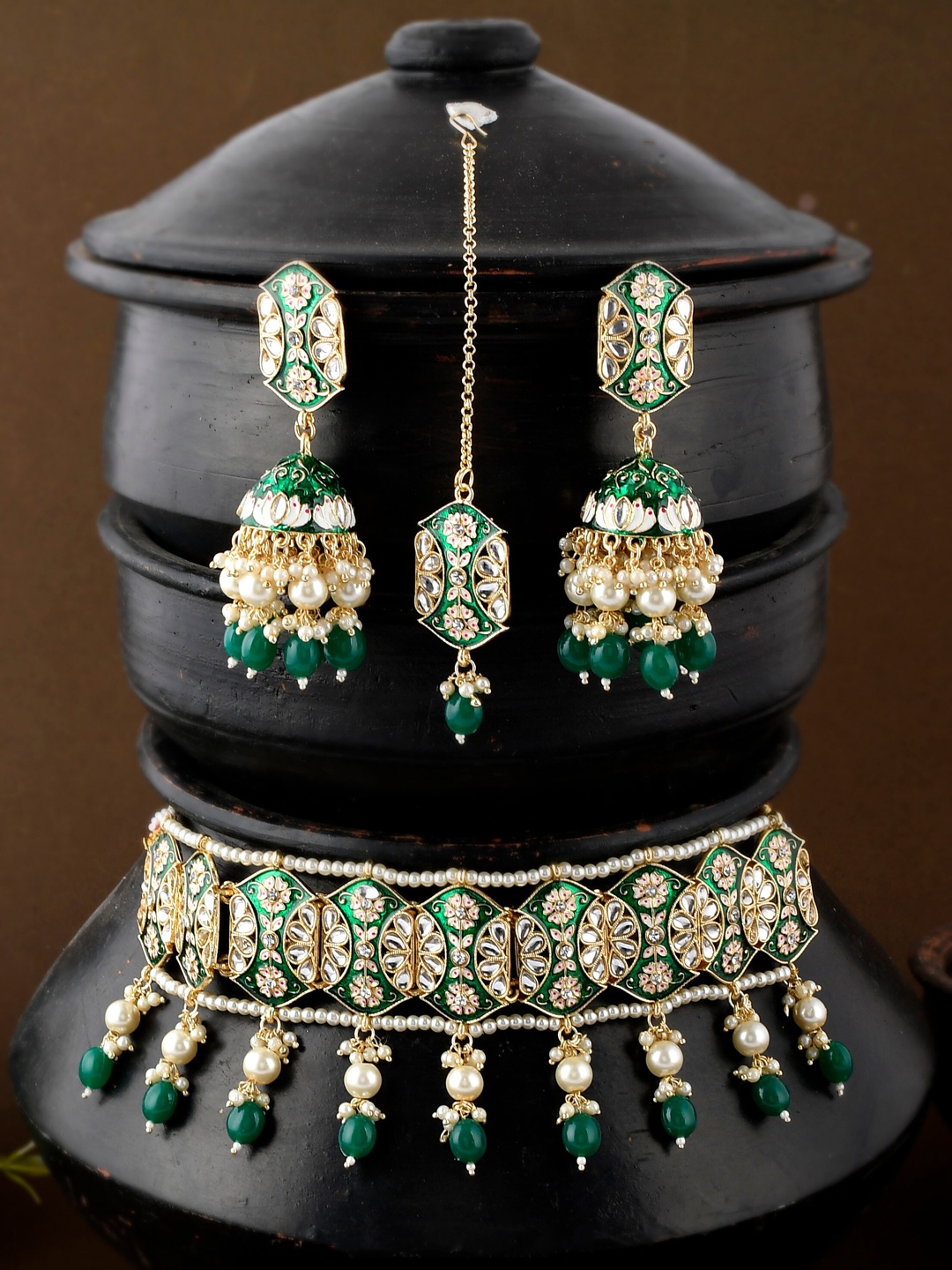 

Shoshaa Gold-Plated Green Kundan Studded Handcrafted Jewellery Set