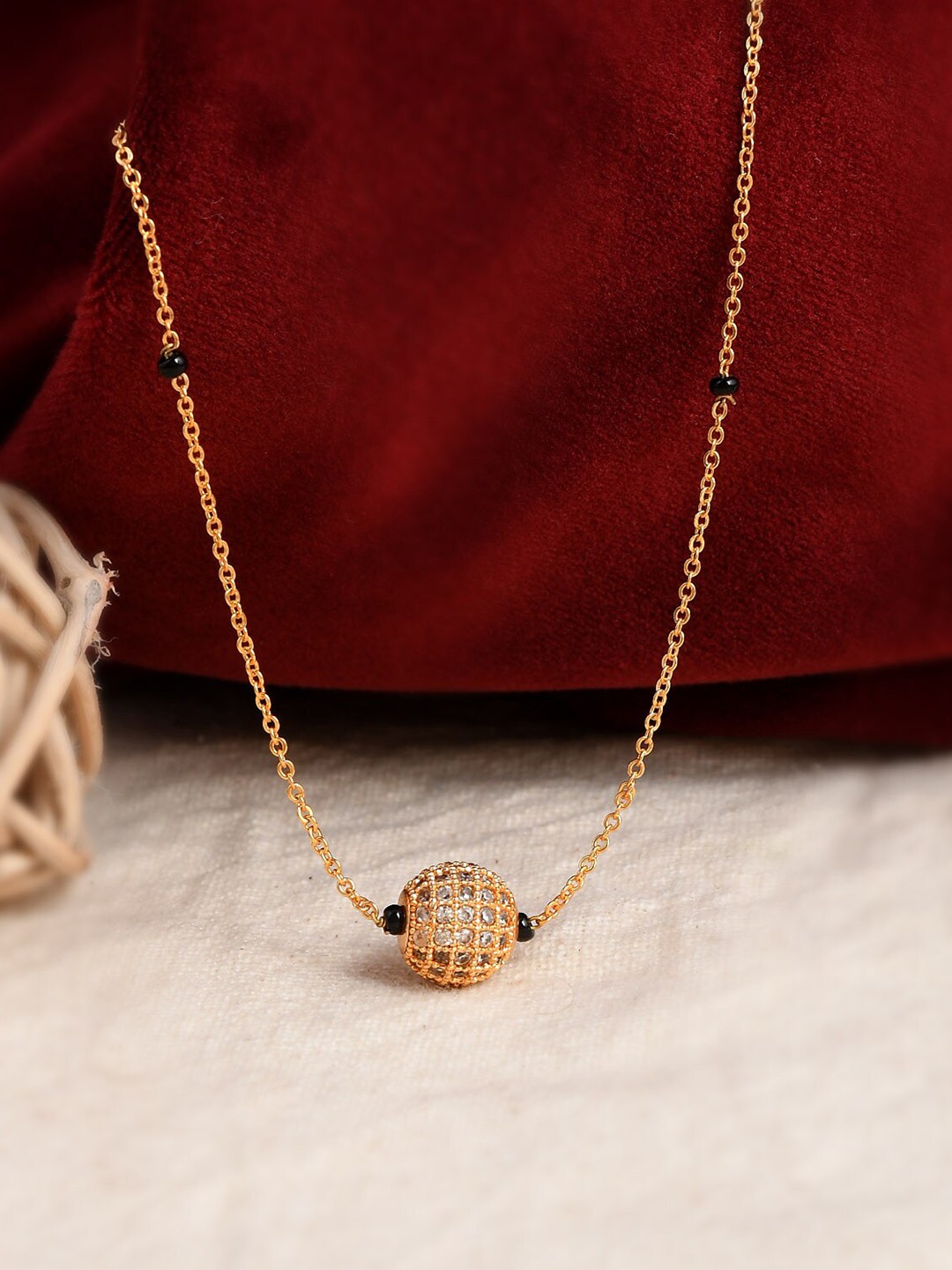 

Shoshaa Gold-Toned & Black Brass Gold-Plated Handcrafted Chain