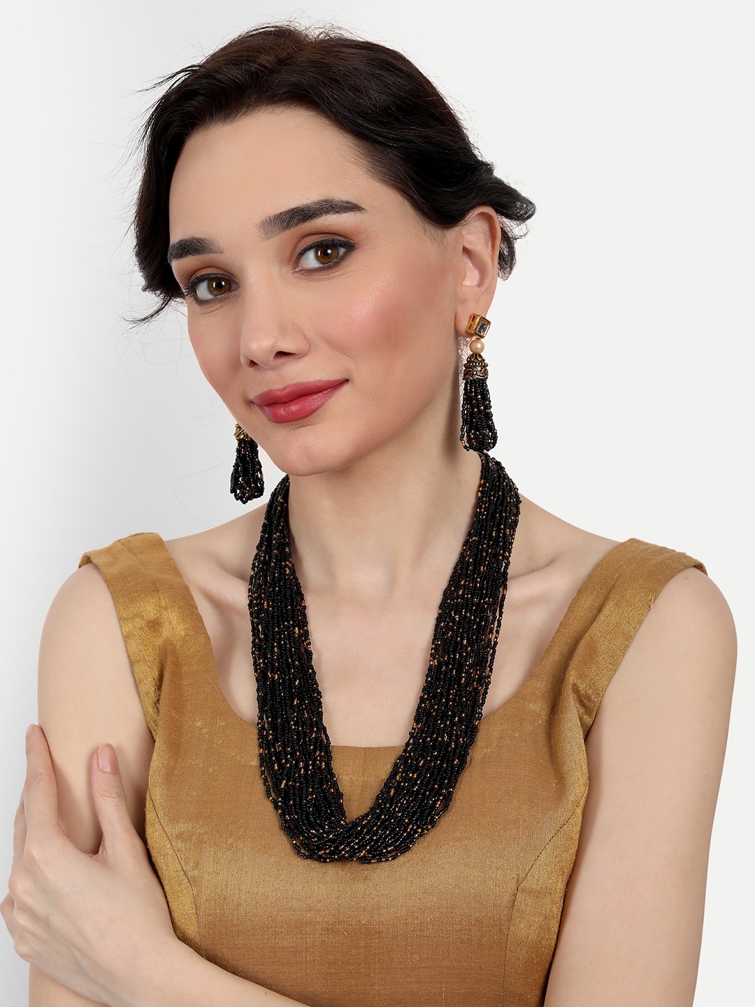 

ROHINIKA Women Gold-Plated Black Beaded Jewellery Set