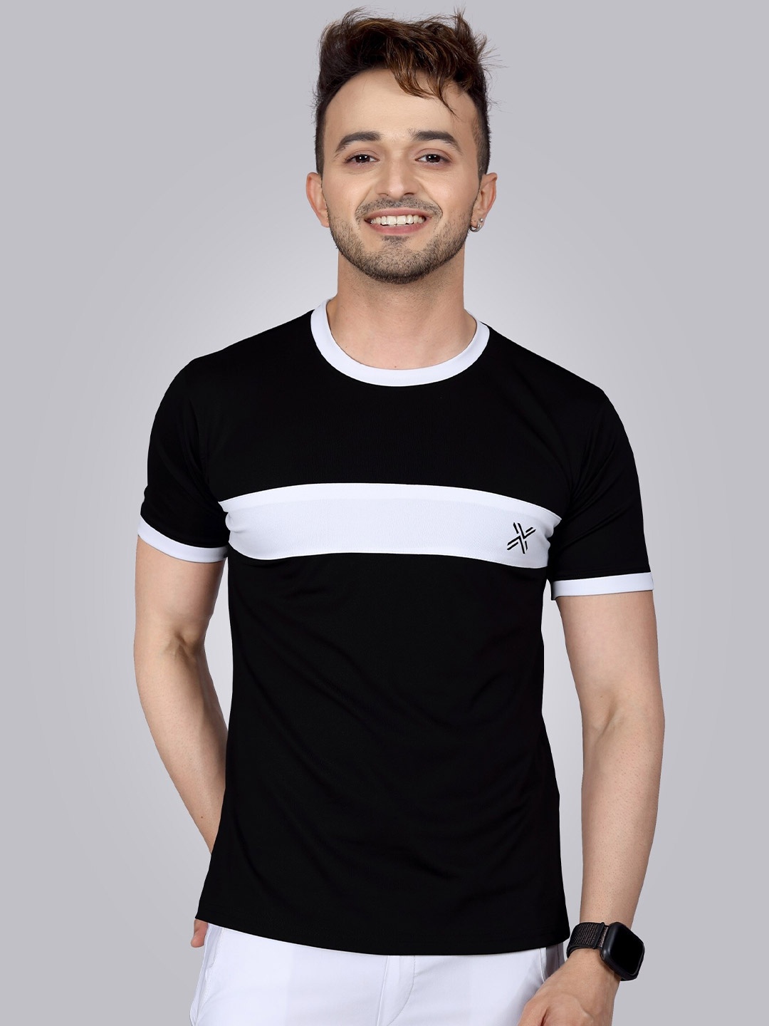 

Fashion FRICKS Men Black & White Colourblocked T-shirt
