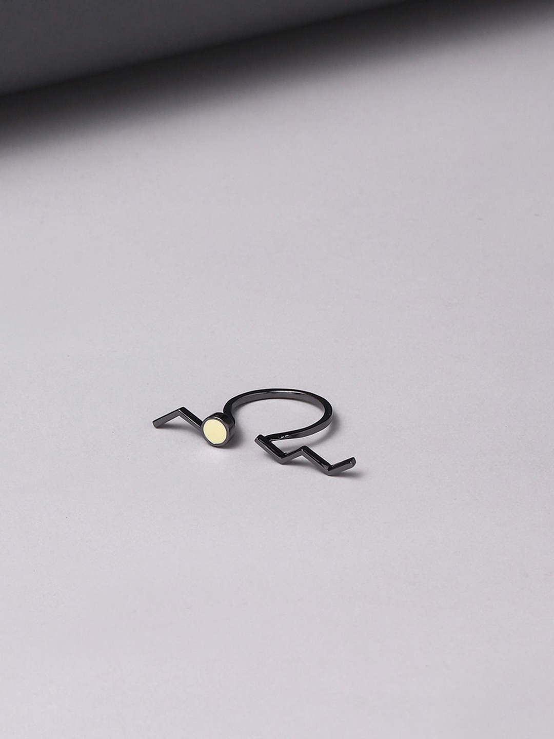 

Voylla Rhodium-Plated Black Benzene Rodiam Brass Rings