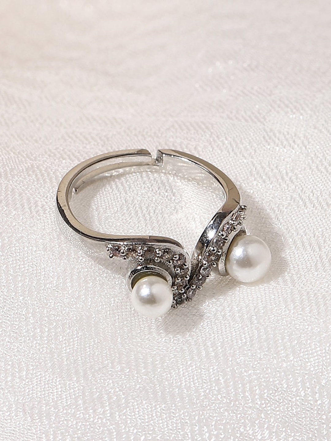 

Voylla Rhodium-Plated White Studded Finger Ring