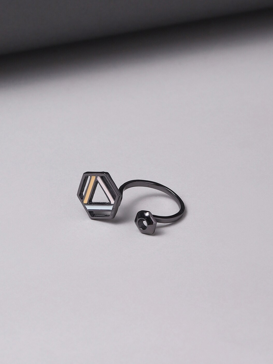 

Voylla Rhodium-Plated Black Benzene Brass Finger Rings.