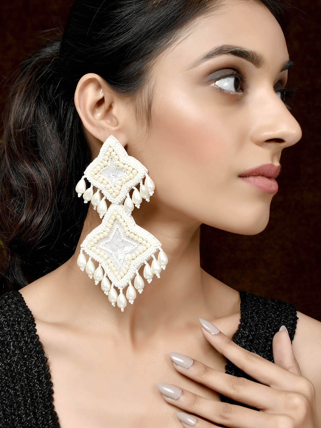 

Shoshaa White Contemporary Fabric Drop Earrings