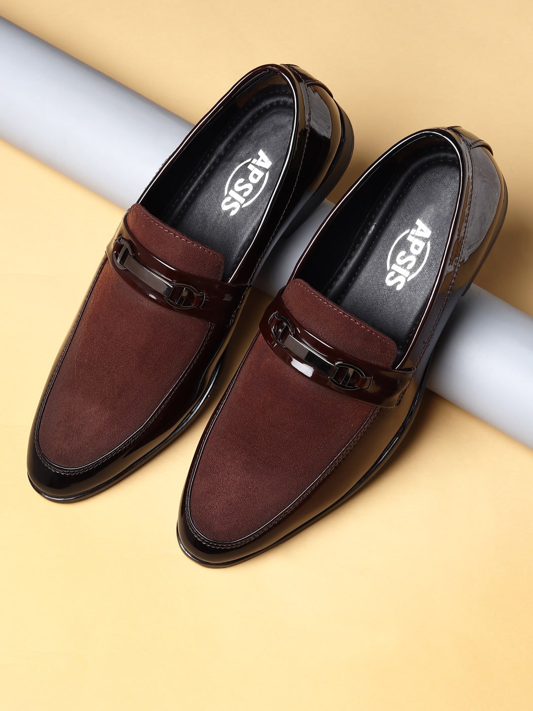 

Apsis Men Brown Colourblocked Loafers