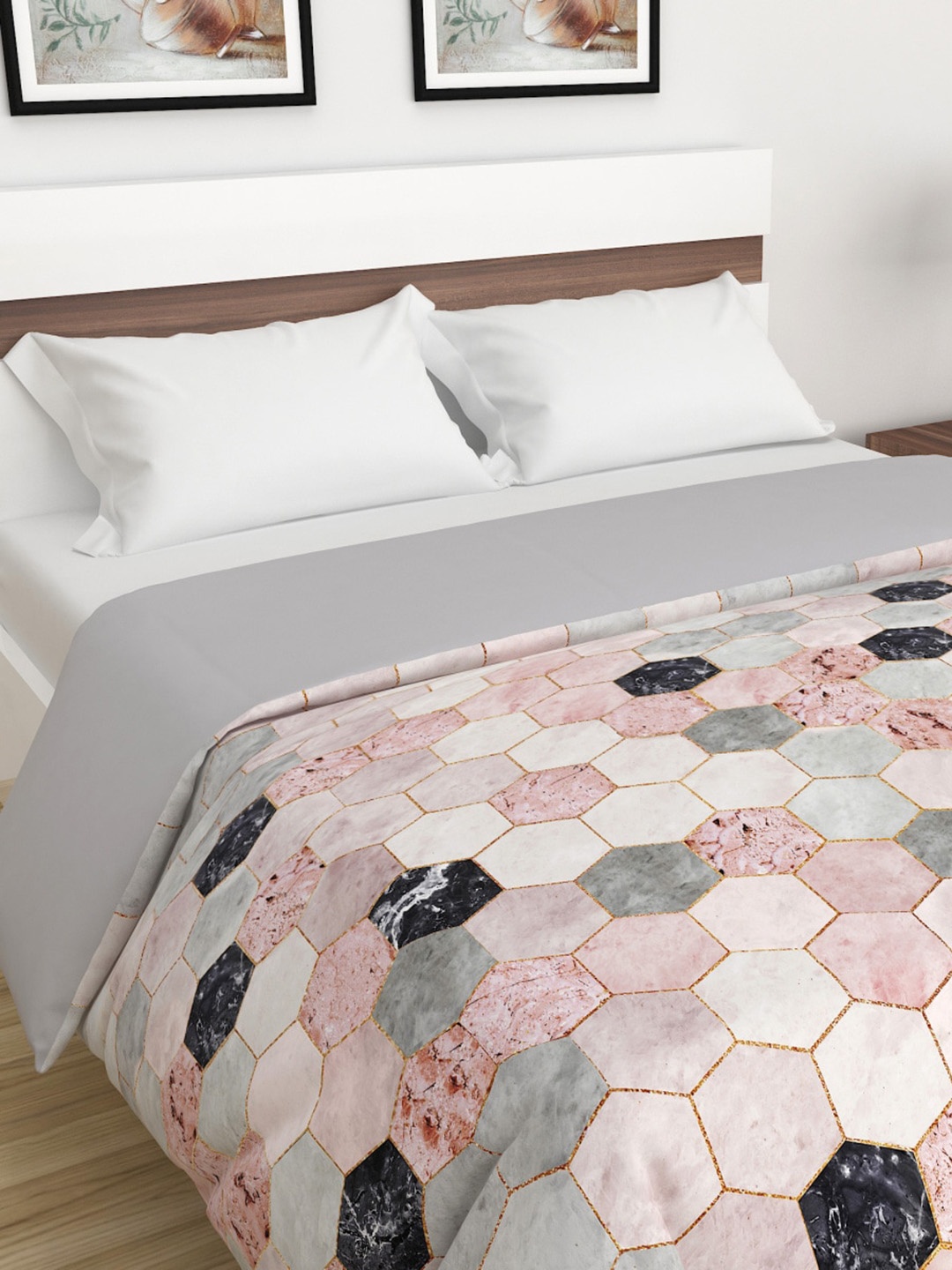 

Home Centre Pink & Black 180 TC King Bedsheet with Pillow Covers
