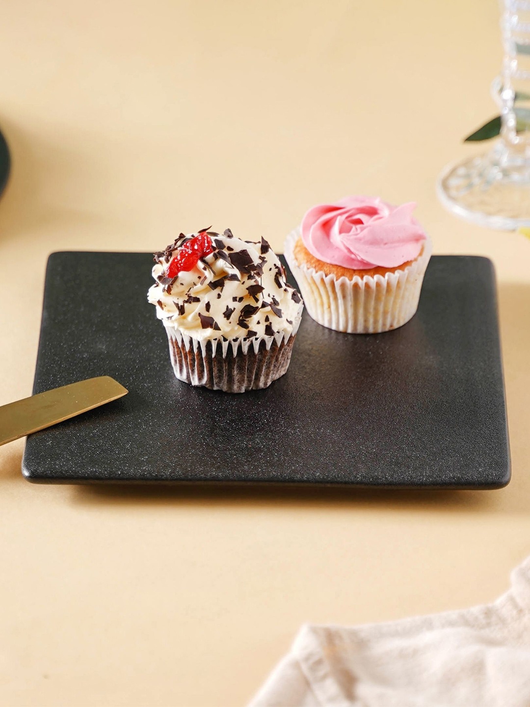 

Nestasia Black Textured Square Serveware