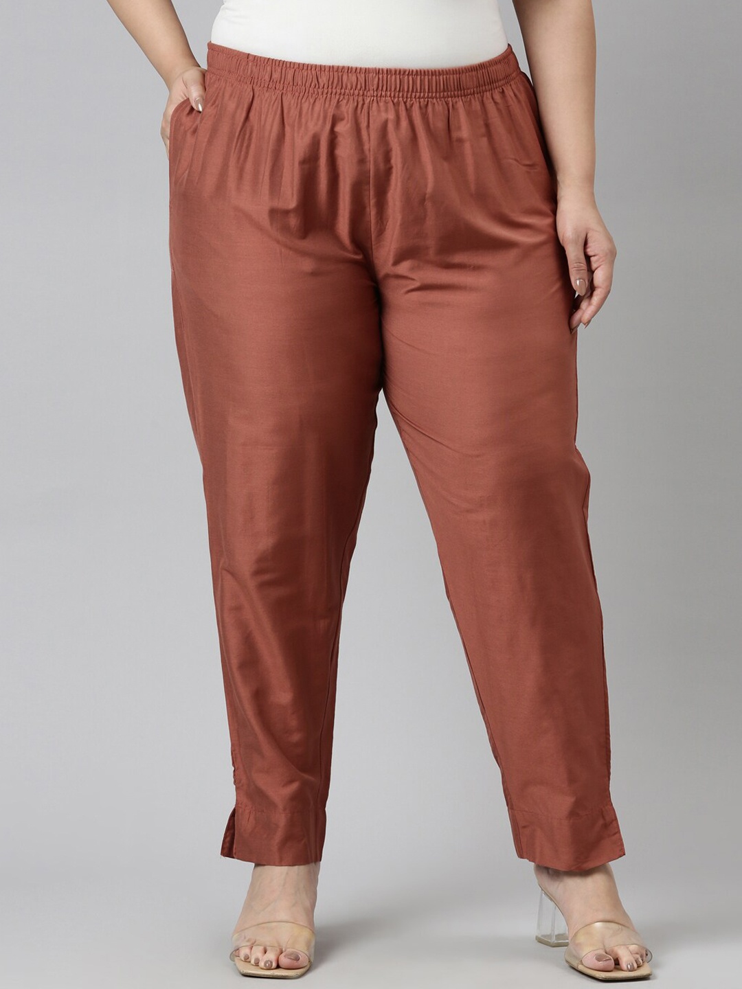 

Go Colors Women Red Tapered Fit Trousers