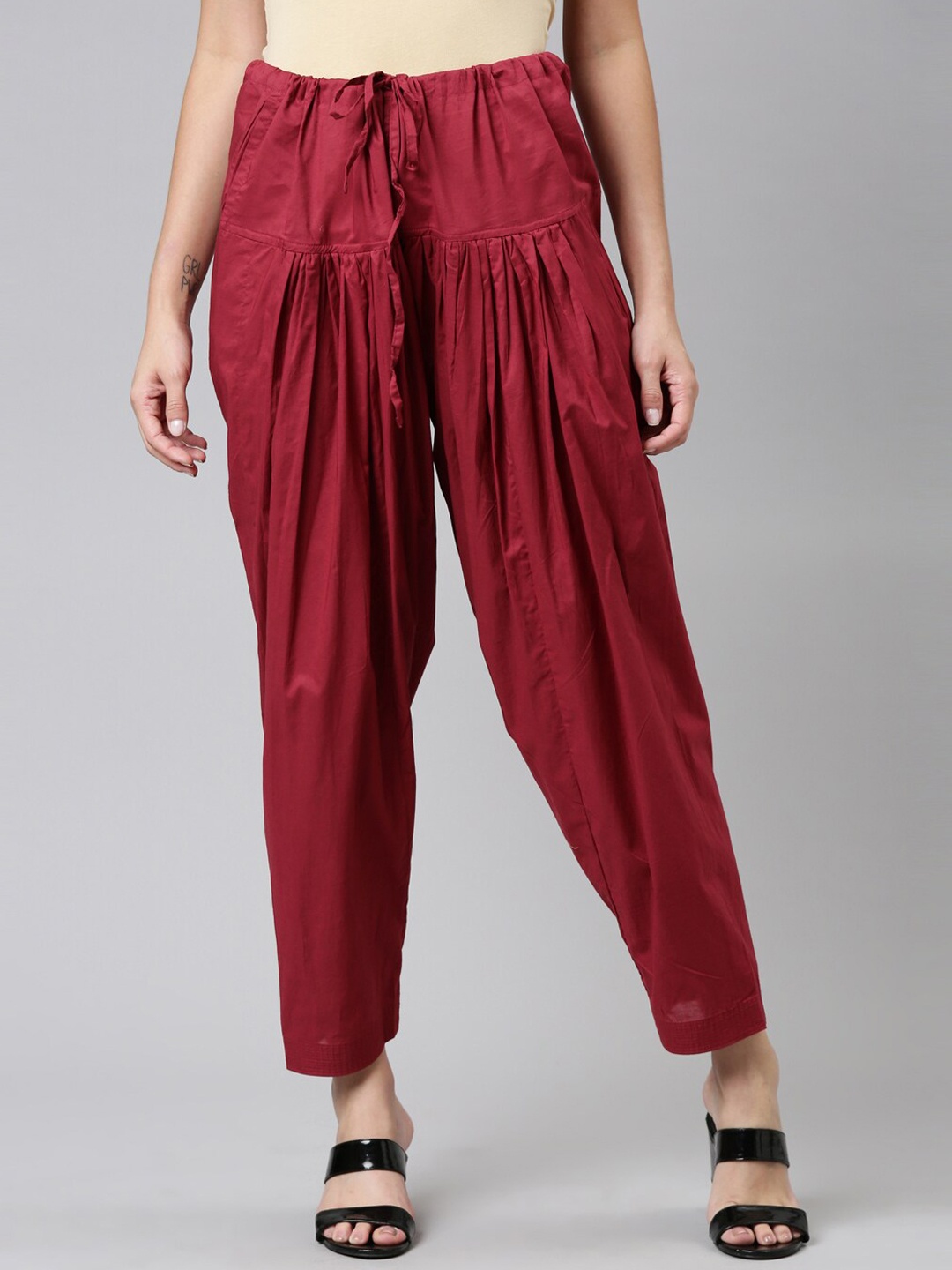 

Go Colors Women Maroon Relaxed Pleated Jodhpuris Trousers