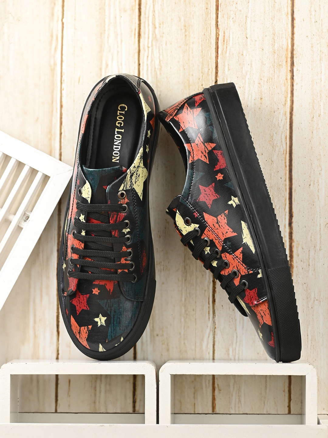 

CLOG LONDON Men Black Printed Sneakers