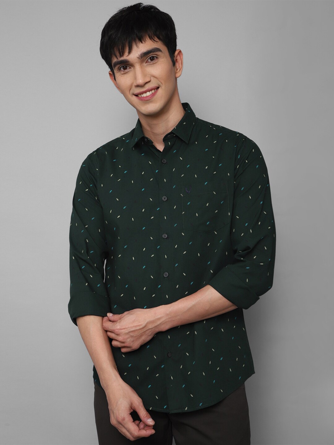 

Allen Solly Men Green Slim Fit Printed Casual Shirt